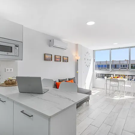 Newly Refurbished Beachfront Lejlighed San Bartolomé